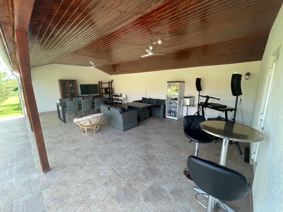 Apartamento Battonya House Exterior foto