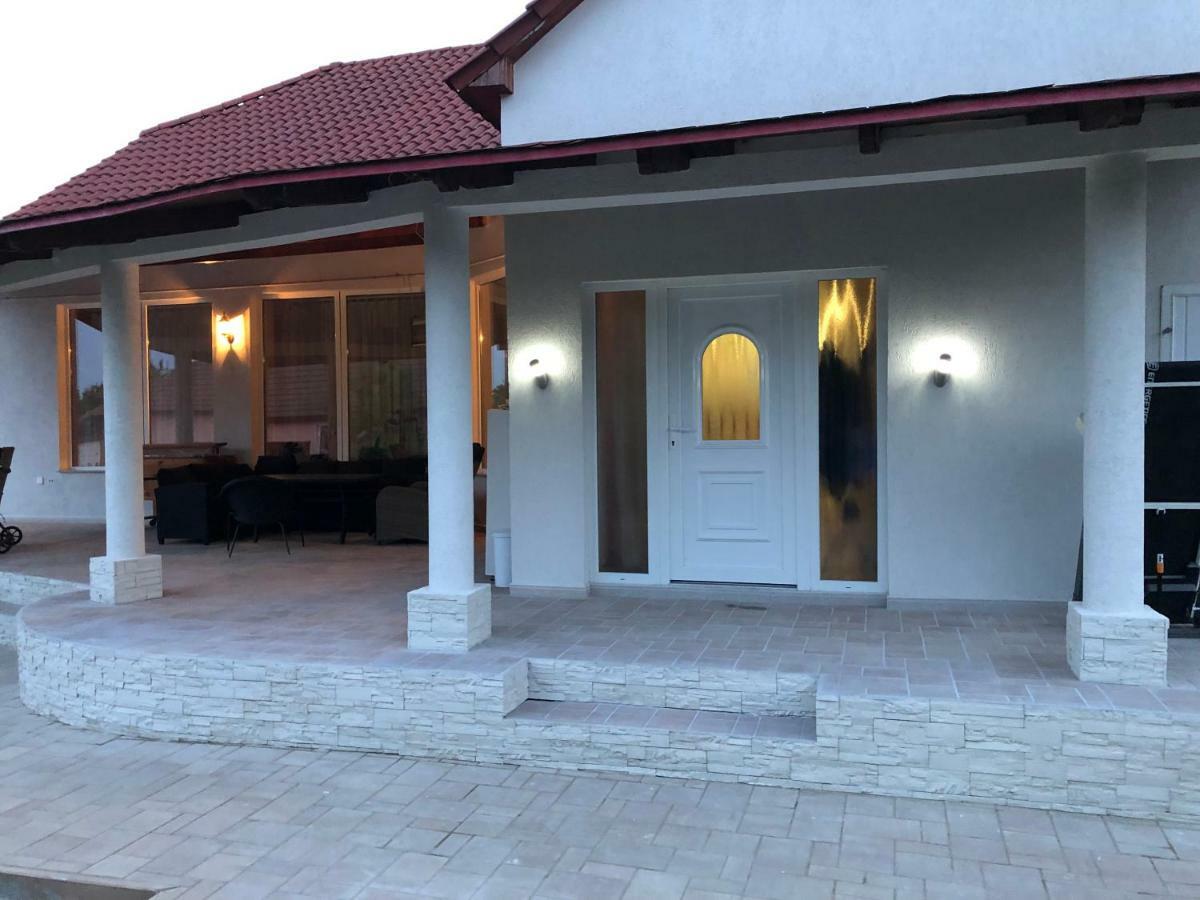 Apartamento Battonya House Exterior foto
